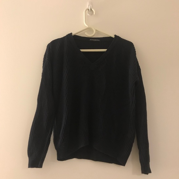 Brandy Melville V-neck Sweater - Picture 1 of 6